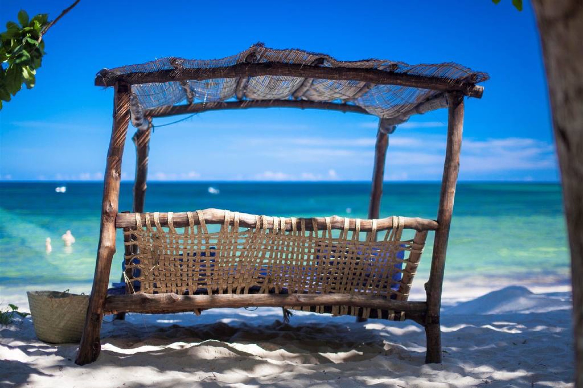 kenya kinondo kwetu beach swing 01
